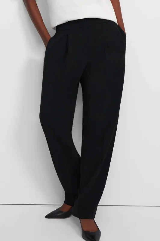 Carrot Crepe Pant in Black