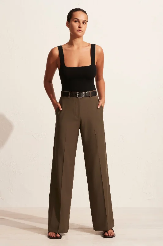 Relaxed Tailored Trouser in Coffee